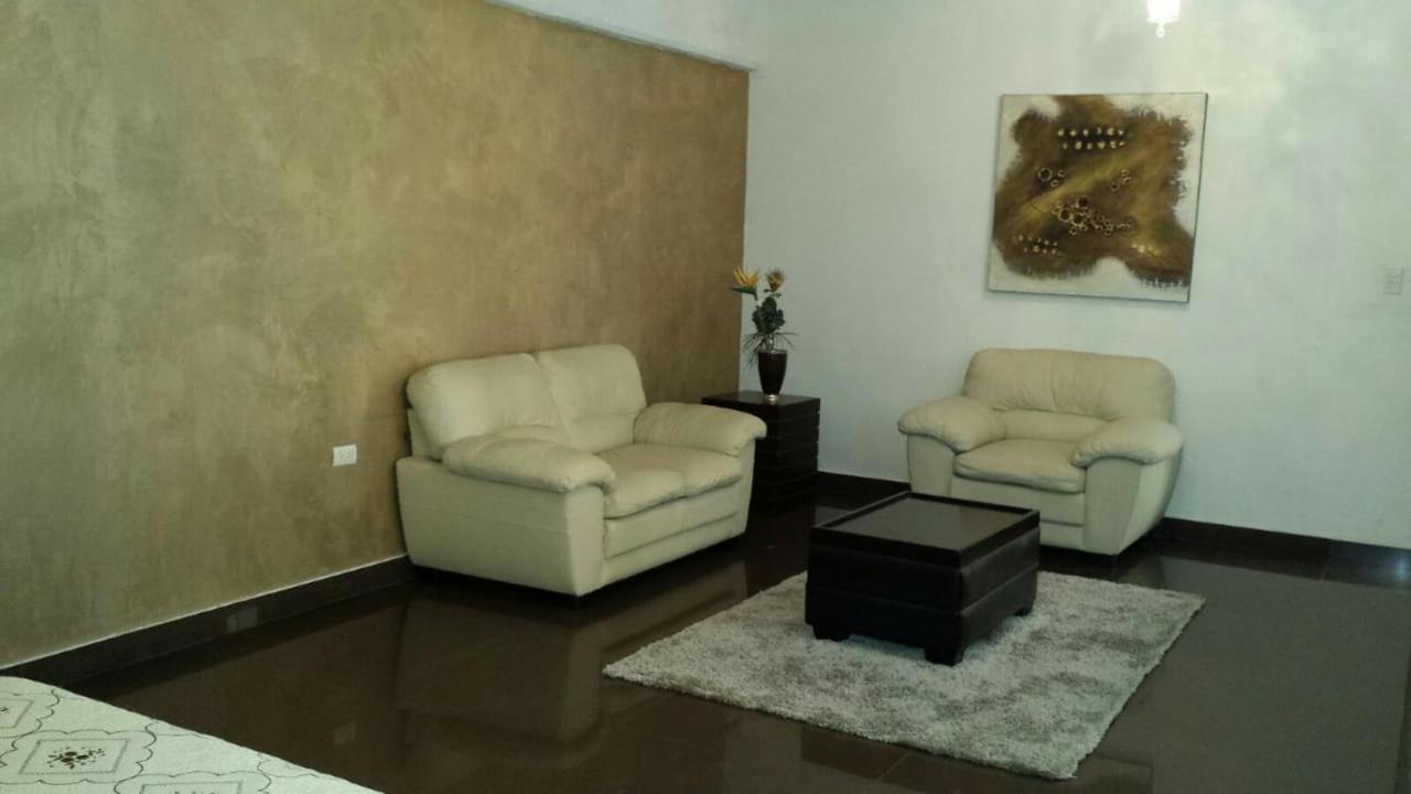 Premier Hotel Suites Ciudad Obregón Esterno foto