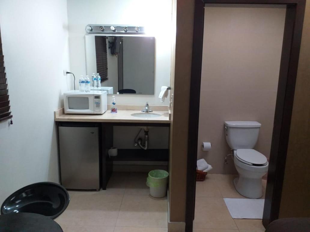 Premier Hotel Suites Ciudad Obregón Esterno foto