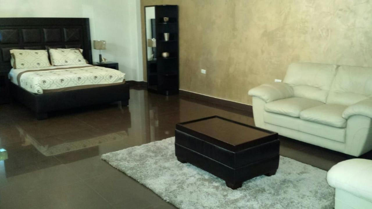 Premier Hotel Suites Ciudad Obregón Esterno foto