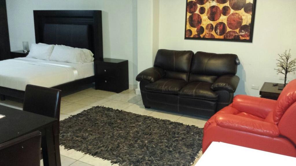 Premier Hotel Suites Ciudad Obregón Esterno foto